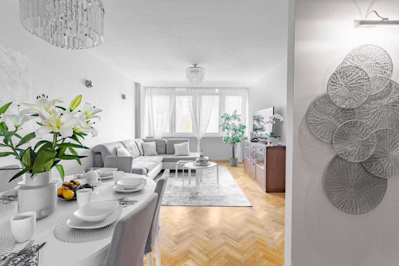 Hala Mirowska Apartments 바르샤바 외부 사진